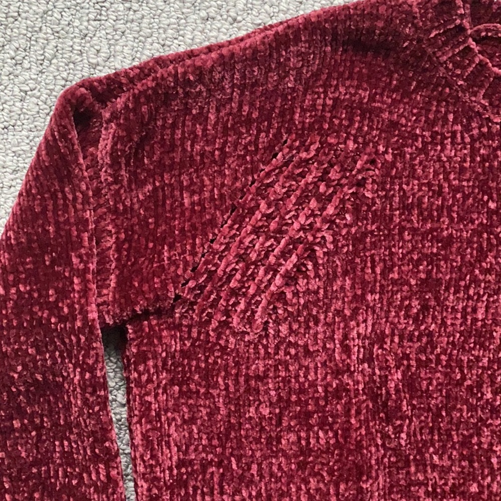 sweater - Picture 4 of 7
